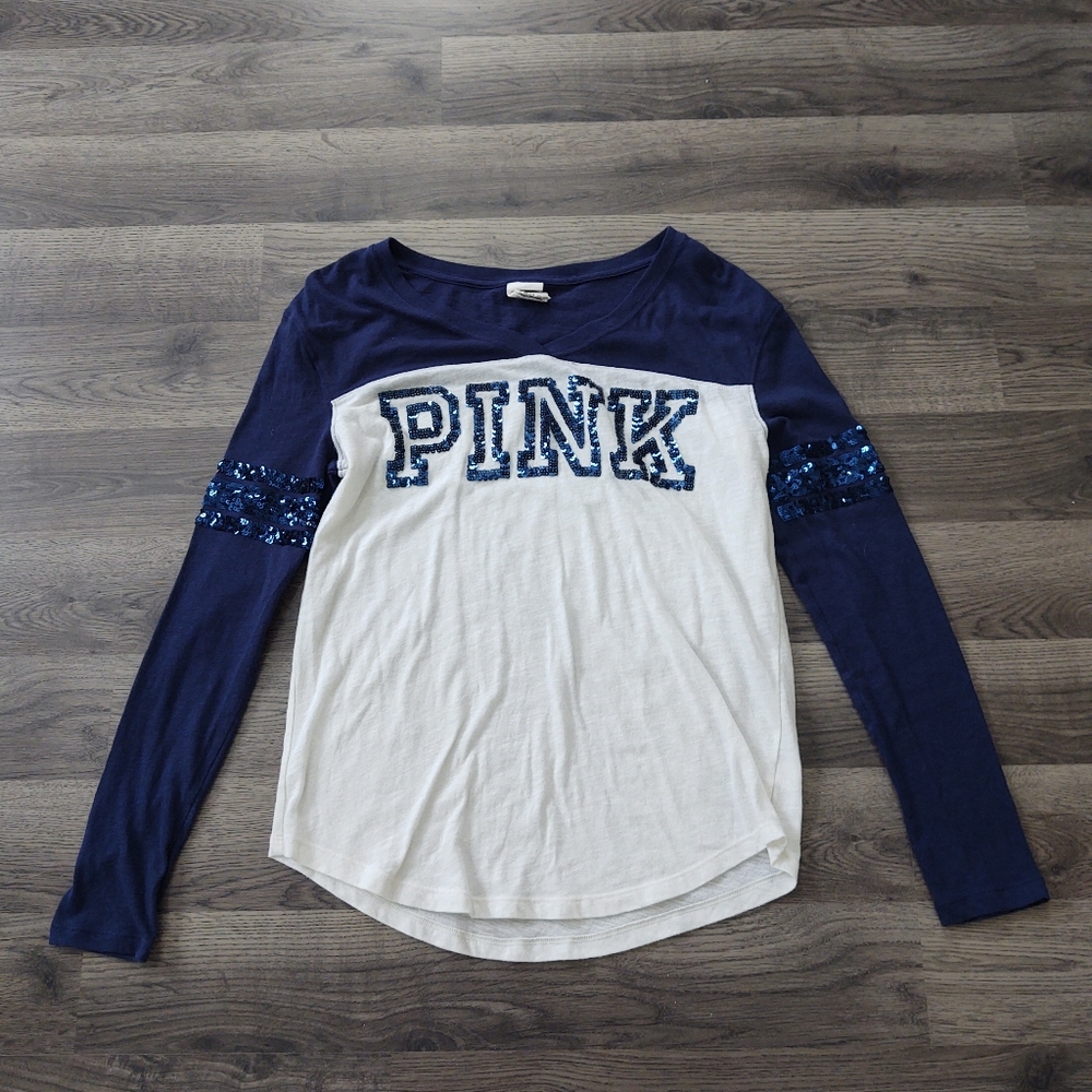 VS bling v-neck